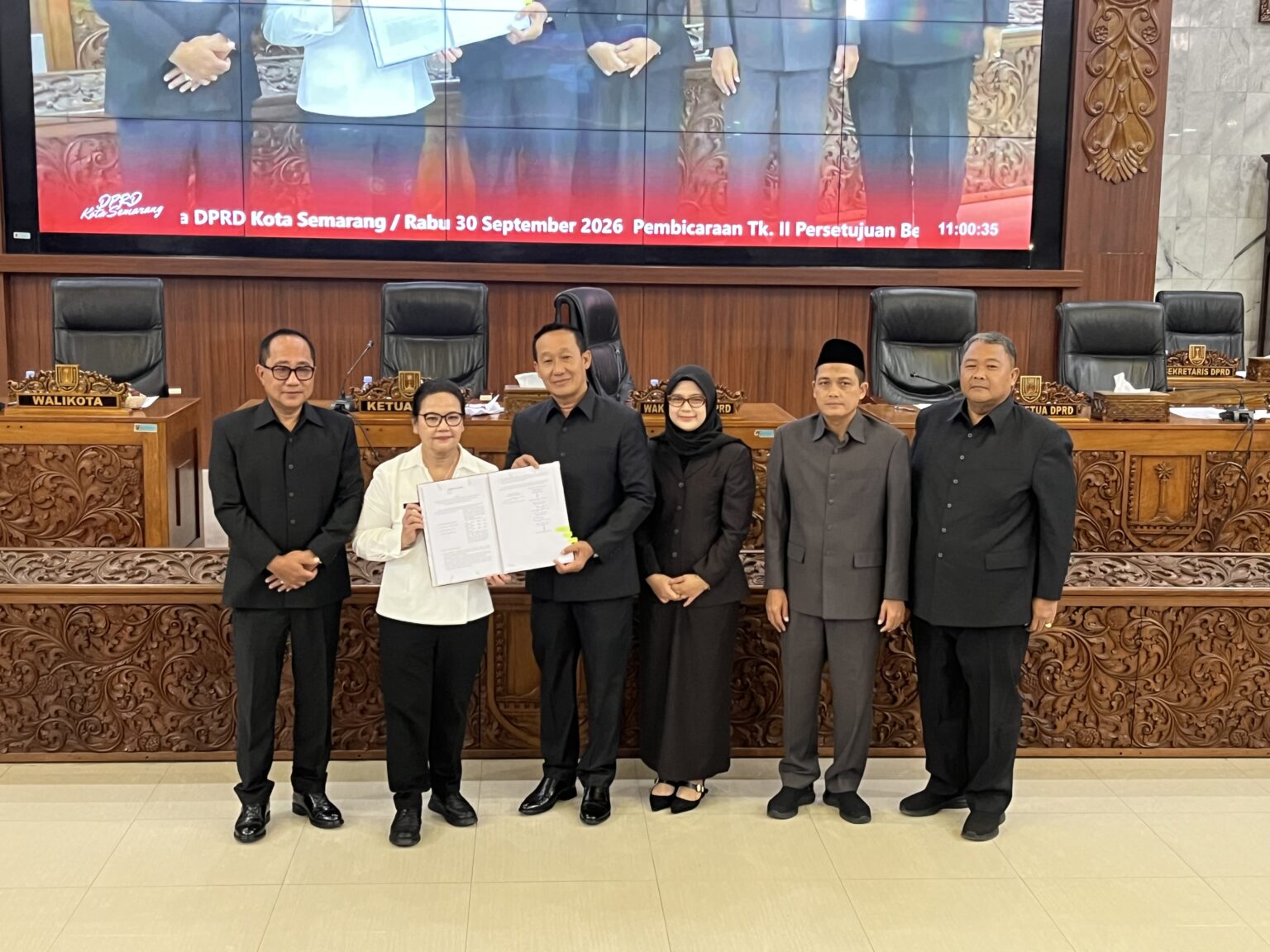 Perubahan APBD Semarang Disahkan, Insentif 6.500 Linmas Diusulkan Naik Dua Kali Lipat Perubahan APBD Semarang Disahkan, Insentif 6.500 Linmas Diusulkan Naik Dua Kali Lipat