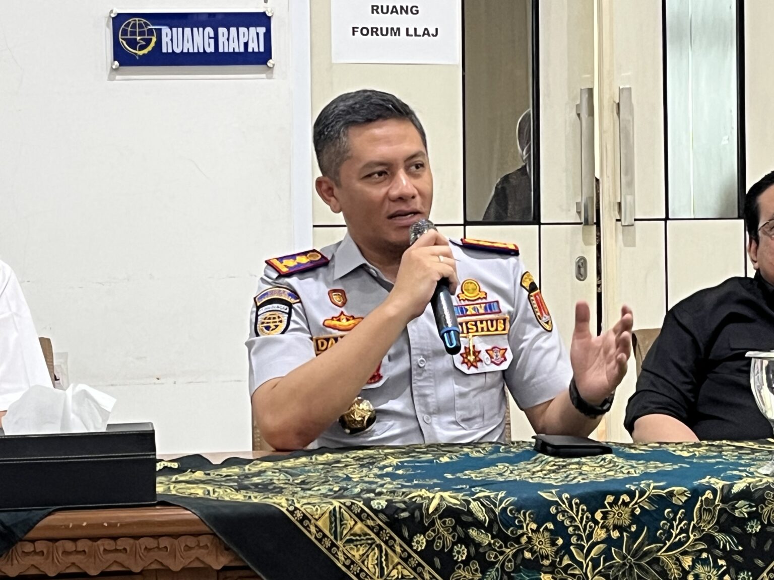 Dishub Semarang Siaga 24 Jam, Pencurian Kabel PJU Jadi Kendala Perawatan Lampu Jalan Dishub Semarang Siaga 24 Jam, Pencurian Kabel PJU Jadi Kendala Perawatan Lampu Jalan
