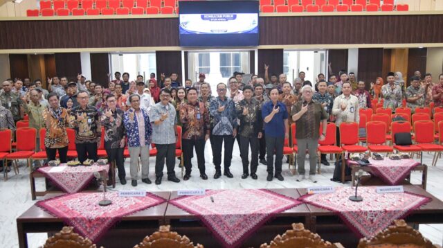 Dukung Tanggul Laut Teluk Semarang, Wali Kota Agustina Harap Rob Pesisir Segera Teratasi
