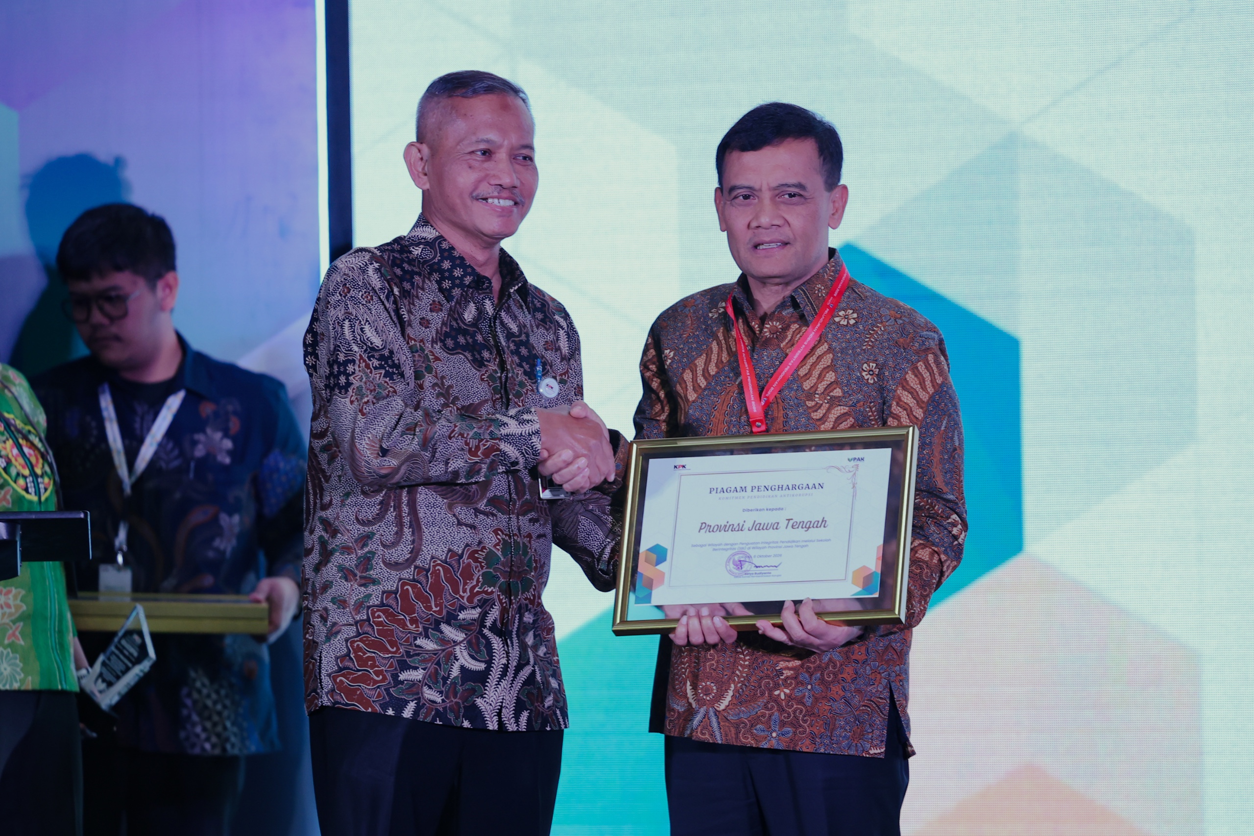 Berkat Program Sekolah Berintegritas, Pemprov Jateng Raih Penghargaan dari KPK Berkat Program Sekolah Berintegritas, Pemprov Jateng Raih Penghargaan dari KPK