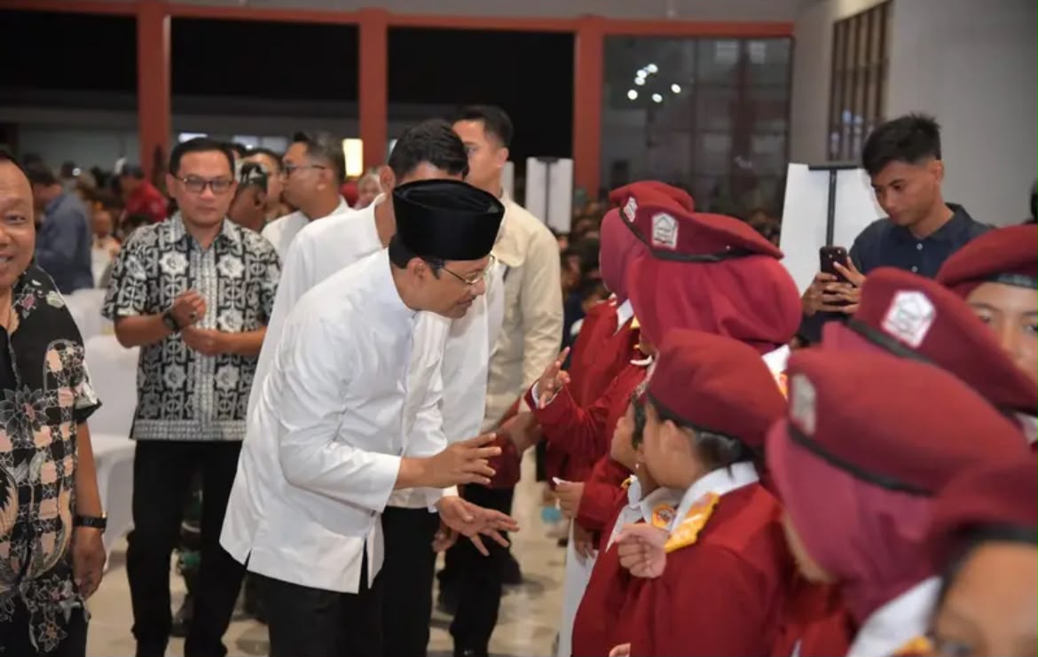 Agustina Wilujeng Kerahkan RT/RW Semarang Perkuat Perlindungan Sosial Lewat Agen Perlinsos Agustina Wilujeng Kerahkan RT/RW Semarang Perkuat Perlindungan Sosial Lewat Agen Perlinsos