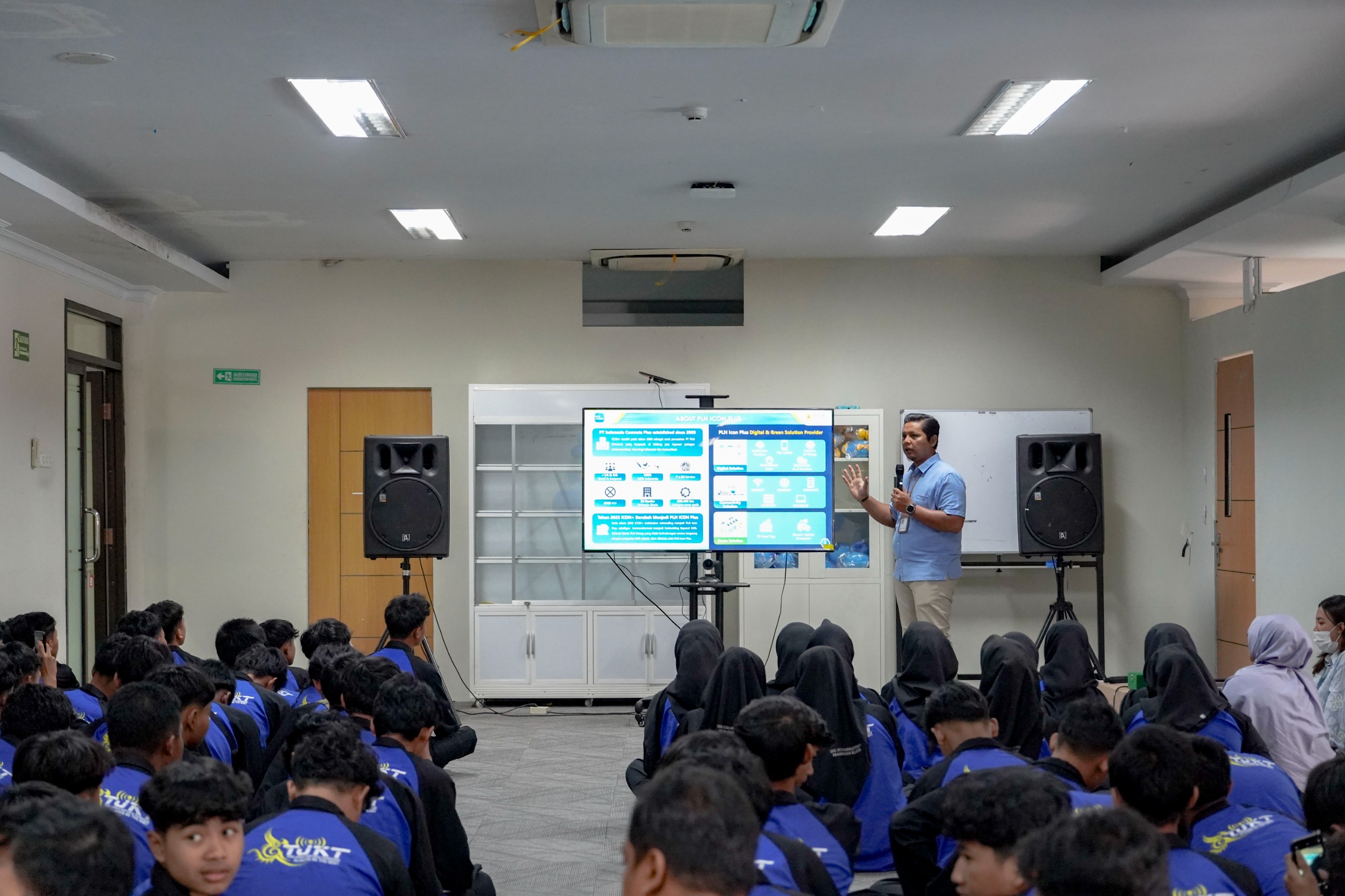 Kenalkan Industri Telekomunikasi, PLN Icon Plus Sambut Siswa SMK Muhammadiyah 1 Prambanan Klaten