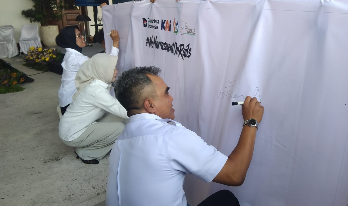 Penandatanganan Petisi