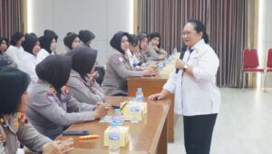 Dosen Magister Psikologi USM Dorong Polwan Semarang Tingkatkan Kepercayaan Diri dalam Bertugas