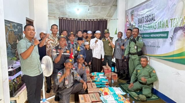 Teguh Subroto Bersama ASLINMAS Jateng Berbagi Kepedulian Lewat Bakti Sosial di Pesantren